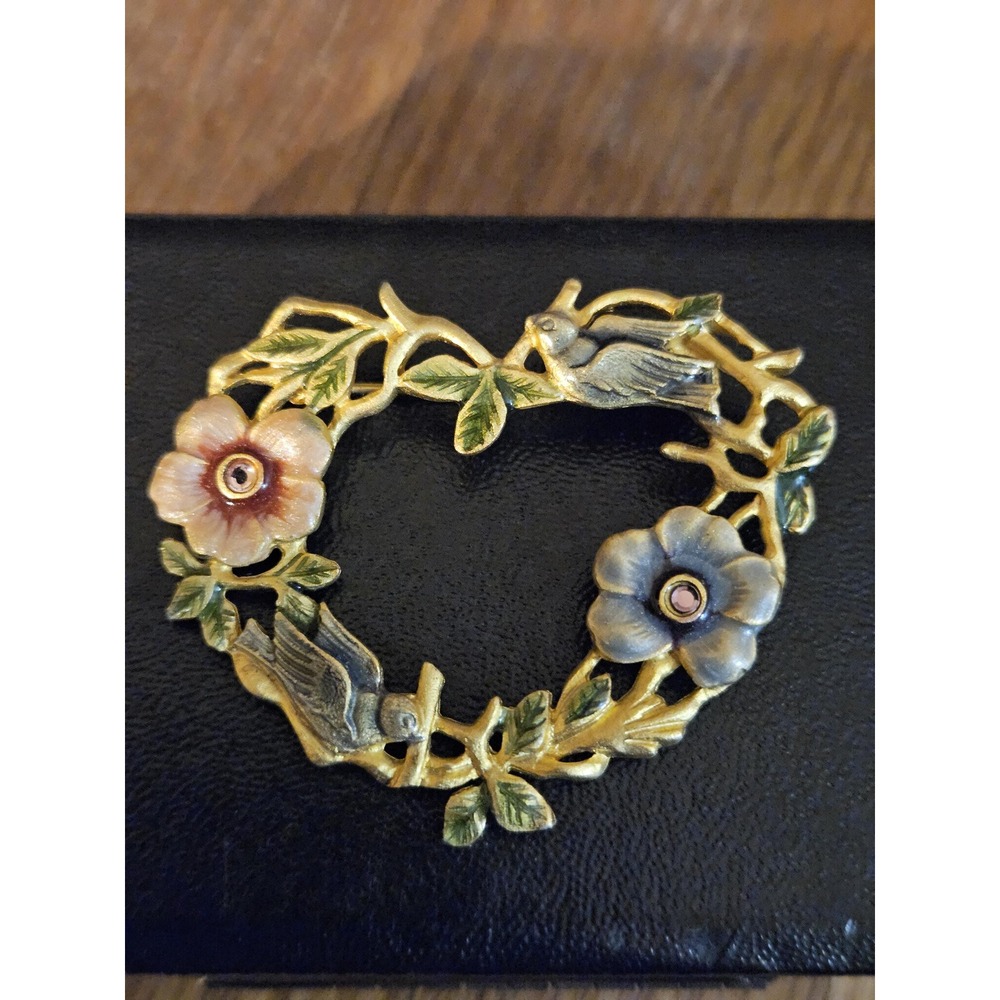 Vintage Kenneth Cole KC Heart Brooch Enamel Gold Tone Cottagecore Pin